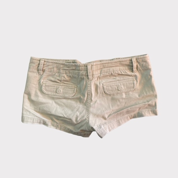AMERICAN EAGLE | Women's Off White Stretch Shorts (SC) - Picture 3 of 5